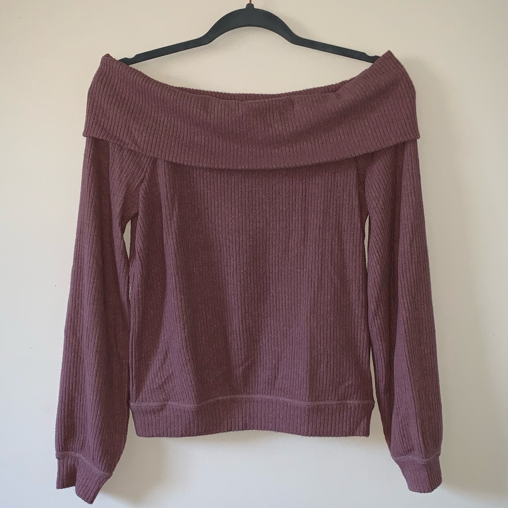 Abercrombie Off-Shoulder Sweater😍😍